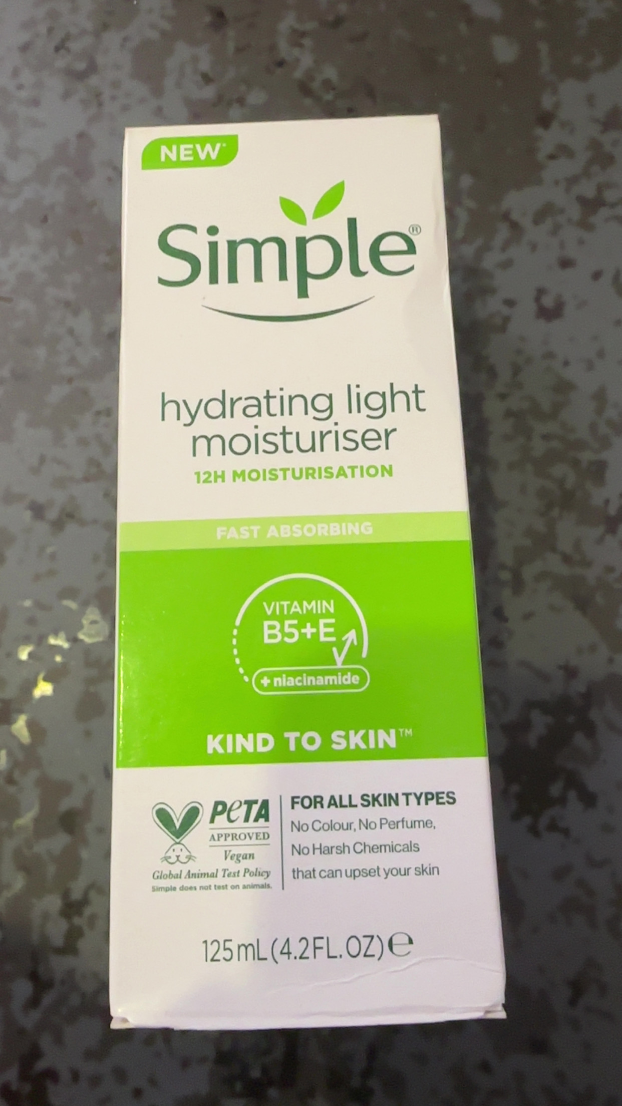 Simple hydrating light moisturiser